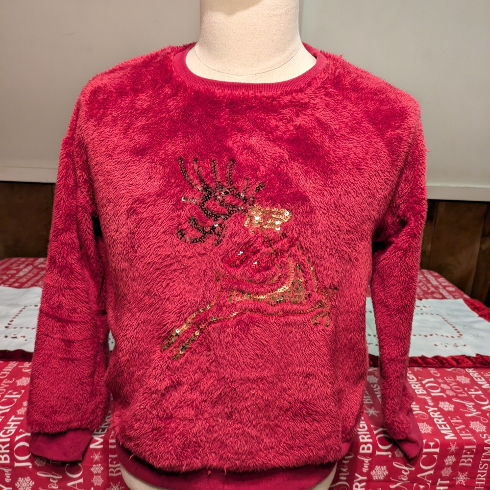 Cozy Maroon Reindeer Sweatshirt